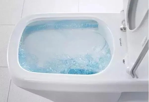 #吐槽#去朋友家上厕所,马桶漏水也太尴尬了吧