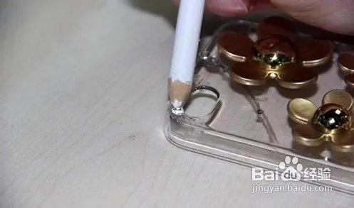 手机壳贴钻还能这样DIY 你不知道吧