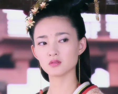 王丽坤仗势欺人被吐槽,她有何资格如此嚣张?