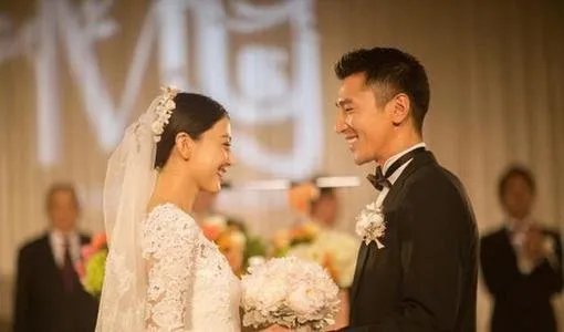 高圆圆与赵又廷现身求子圣地,其状态如何?