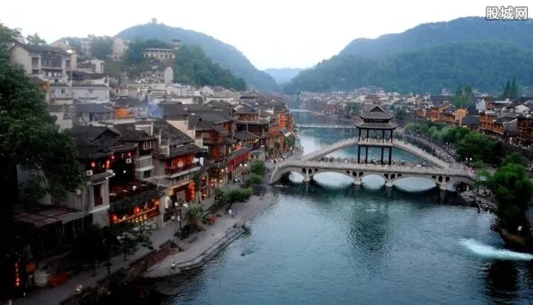 凤凰古城被曝收费 再次收费的主要原因是什么?