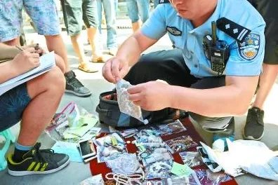 北京查获三千件非法象牙制品？