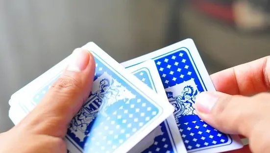 求用扑克牌变的几个小魔术,最好有图解