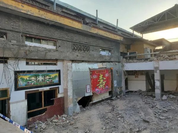 山西饭店坍塌惊魂一刻:亲身经历的人如何讲述的?
