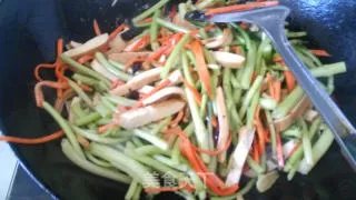 茼蒿杆炒香干