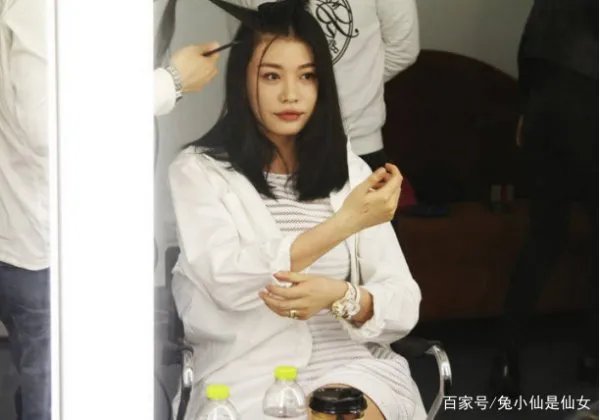 汪峰前妻葛荟婕,一段视频引争议,对此你怎么看?