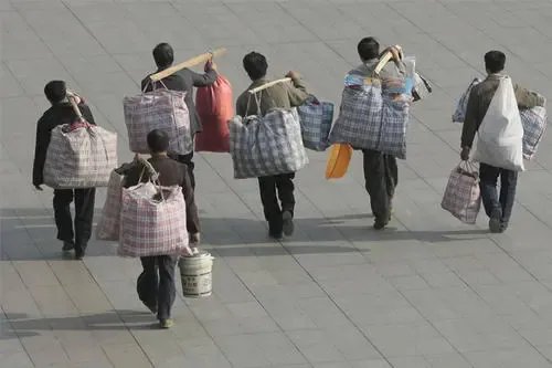人大代表建议媒体不使用农民工等语言,为何会提出这样的建议?