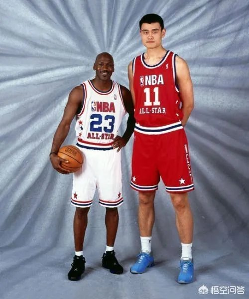 你觉得NBA球星和姚明一起合影会是什么效果?