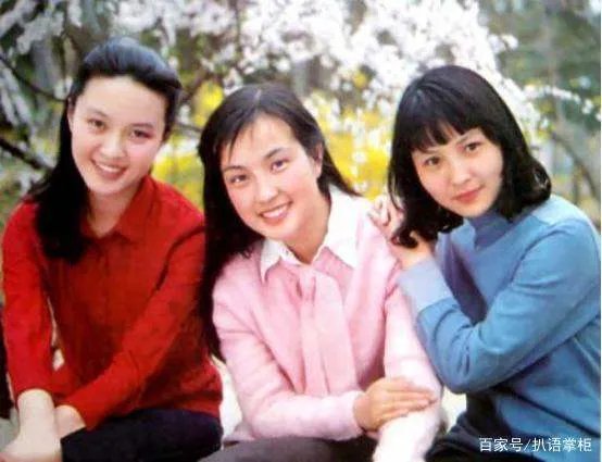 女演员方舒与屠洪刚离婚后,独自养育两个女儿,现在怎么样了?