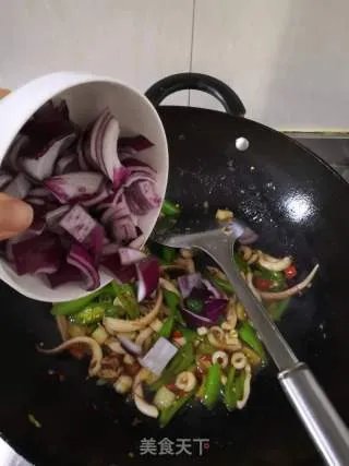 辣炒鱿鱼