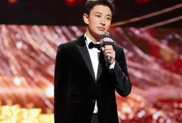 贾乃亮调侃了半个演艺圈,贾乃亮不做主持人是不是有点可惜?