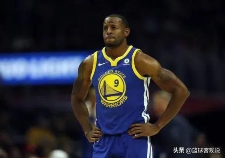 7月10日,雄鹿裁掉大前锋洛伊尔,湖人PF位置是最弱一环,他们该签下洛伊尔吗?