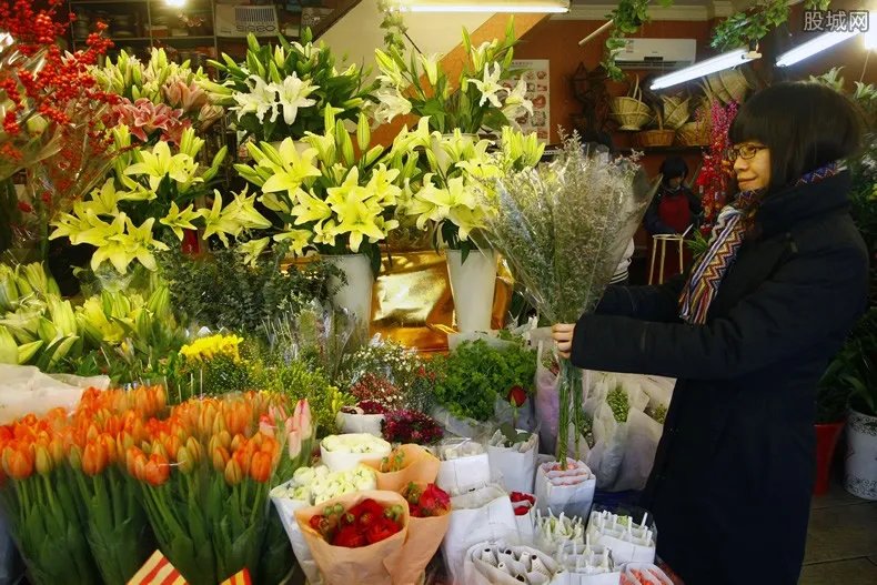 开花店一年能赚多少钱 经营得好月收入几万不是问题