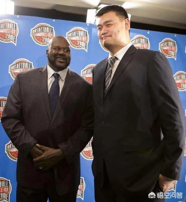 你觉得NBA球星和姚明一起合影会是什么效果?