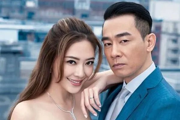 应彩儿出席陈小春演唱会,大秀恩爱,有没有被甜到?