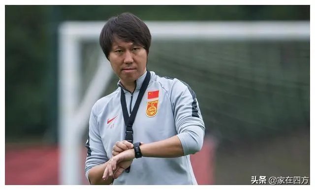 若国足打入2022年世预赛十二强赛的话,是不断前进好,还是锻炼新人,为未来做准备好呢?