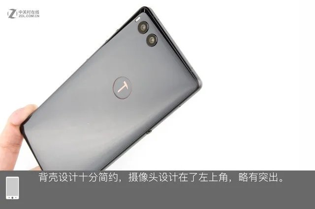 配置顶级后匠心还在？锤子R1拆解评析