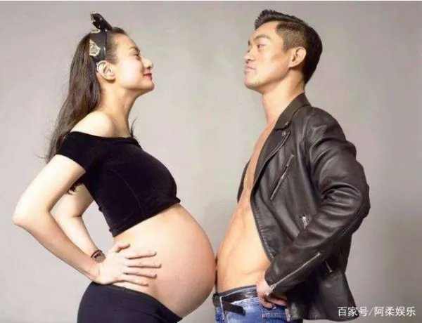 斧头帮里的琛哥,长得最像李小龙的陈国坤,他老婆是什么来历?