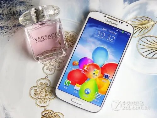 搭载了八核CPU的手机 三星i9500售480元