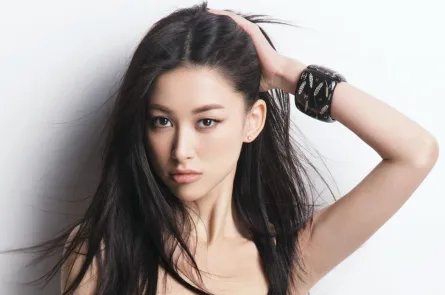 她被誉为国内“第一女王”,碾压韩雪,为什么说王思聪娶她都是高攀?