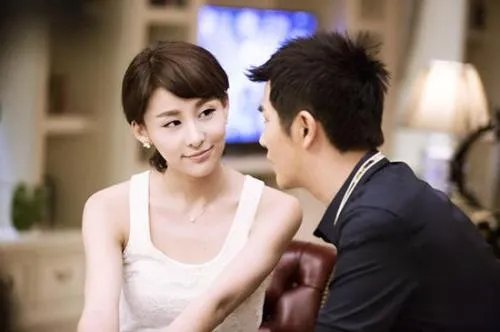 女子恋爱时获赠奔驰分手被判归还是怎么回事?