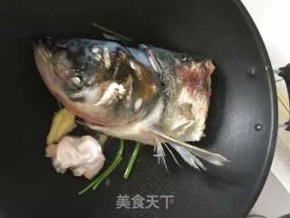 红烧鱼头