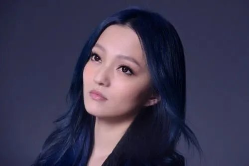 范玮琪晒自己下巴伤口,为什么网友都说活该?