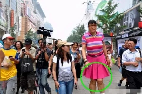 53岁女篮巨人郑海霞近况:双腿变形无子女陪伴,为何丈夫去向成谜?
