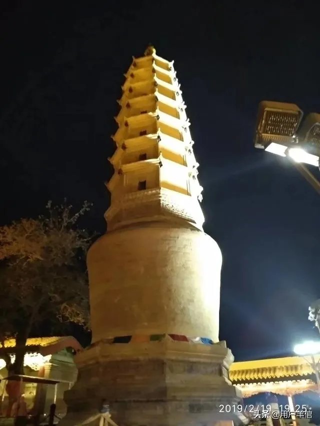到了夜晚,兰州哪个建筑物吸引你?