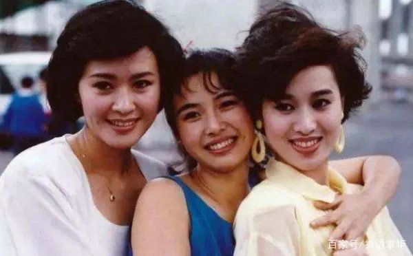 女演员方舒与屠洪刚离婚后,独自养育两个女儿,现在怎么样了?