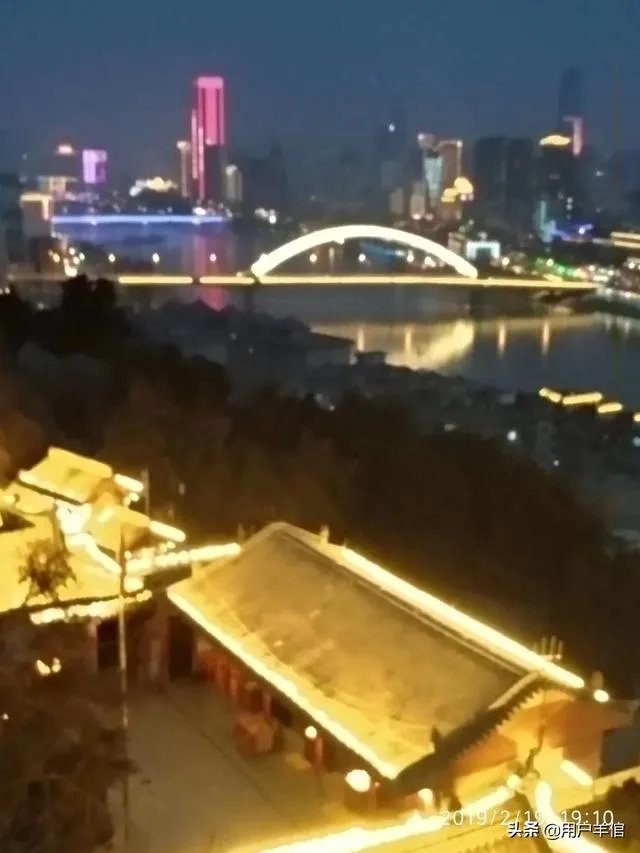 到了夜晚,兰州哪个建筑物吸引你?