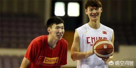 王哲林点赞央视批评自己的微博,而周琦点赞球迷为自己洗白的微博,你怎么看?