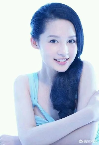 猫腻当着李沁的面说《庆余年》林婉儿原型是另一位女星惹李沁粉丝不满,你怎么看?