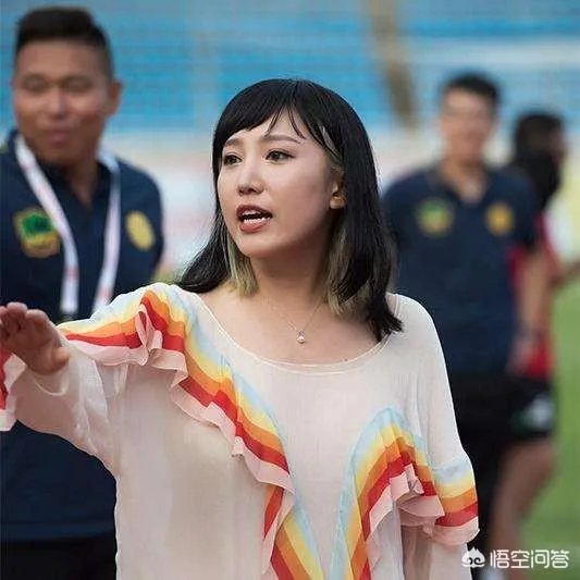 文筱婷把贵州恒丰队的队徽纹在腿上,你怎么看?