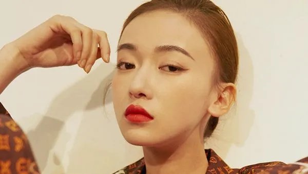于正的新剧女主由袁雨萱出演,他是想要放弃继续捧吴谨言了吗?