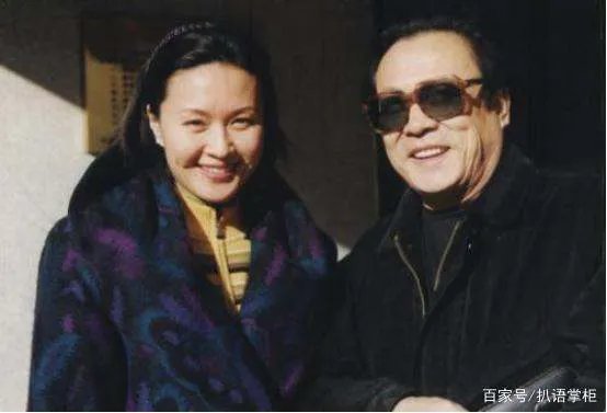 女演员方舒与屠洪刚离婚后,独自养育两个女儿,现在怎么样了?