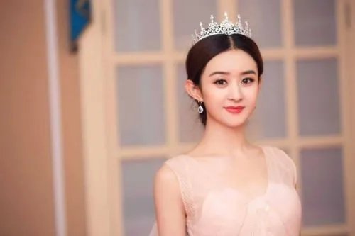 在大家的印象中,除了杨超越吸烟以外,还有哪些女明星吸烟?