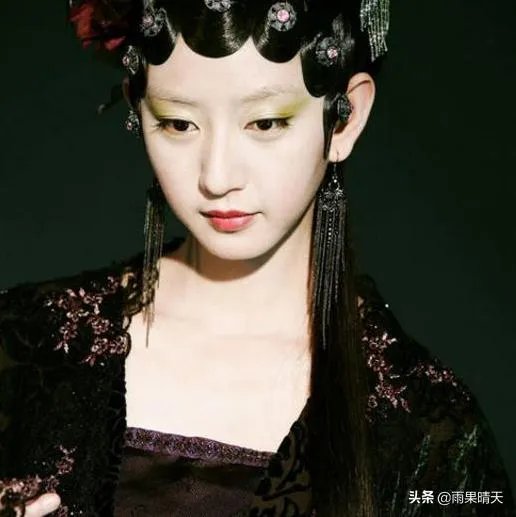 如何看待《演员请就位2》唐一菲退赛这件事?