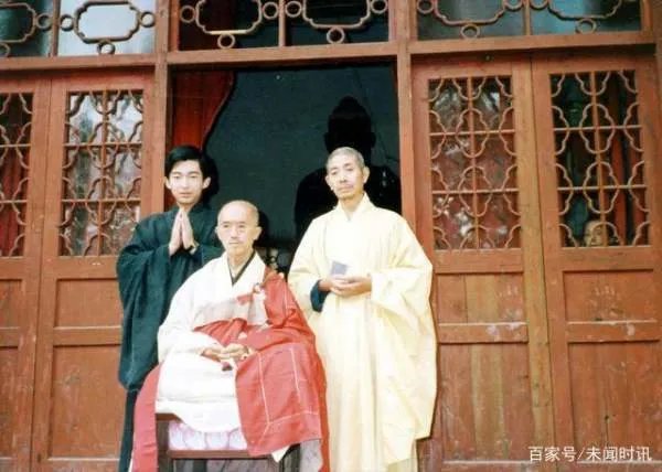 海灯法师77岁高龄还能二指禅倒立?圆寂后徒弟道出实情是什么?