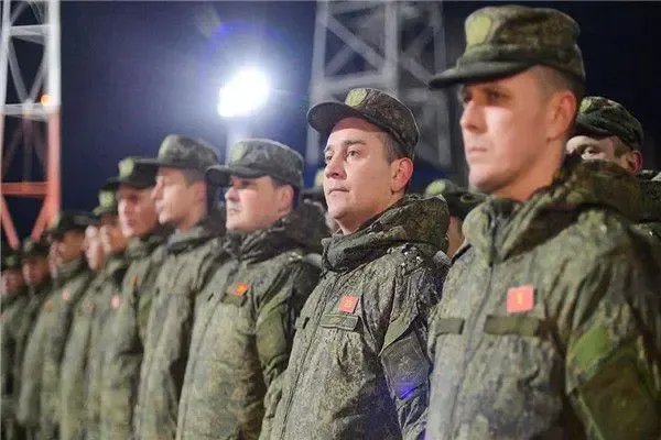 乌克兰打法突变,在两大方向同时反攻,俄军的缺陷是否已暴露无遗?