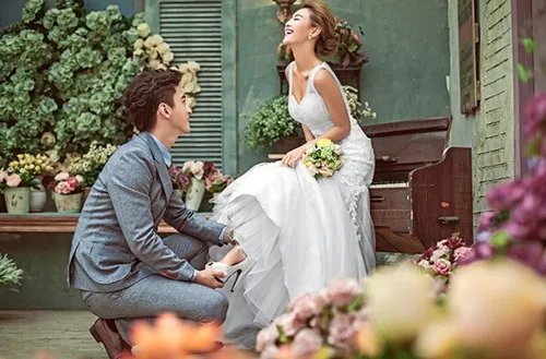 韩国婚纱照图片欣赏  拍韩式婚纱照怎么摆姿势
