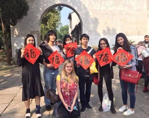 武汉大学为什么会一次性清退92名留学生?
