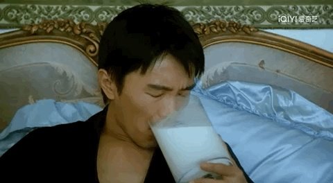 星爷演的有钱人还是含蓄了 金晨歪嘴战神的动态图