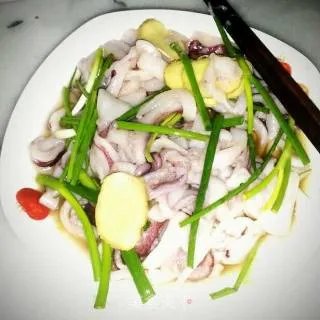 洋葱炒墨鱼(乌贼鱼)