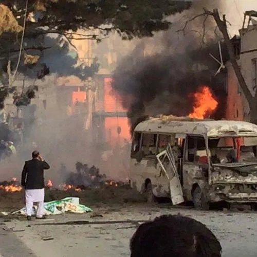 阿富汗首都喀布尔一辆巴士爆炸，是否有造成人员伤亡？