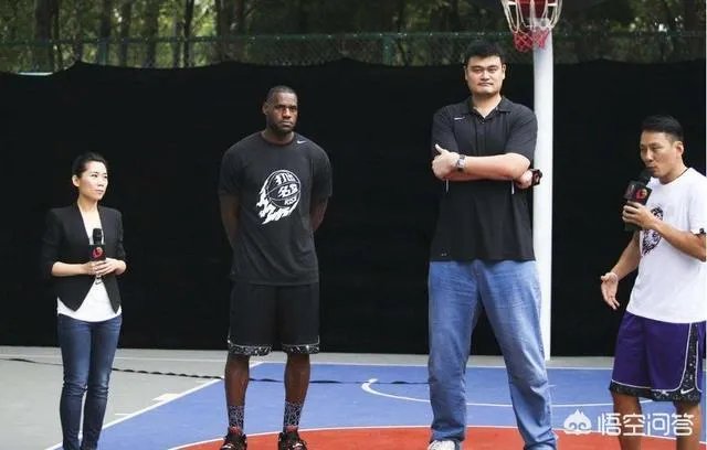 你觉得NBA球星和姚明一起合影会是什么效果?