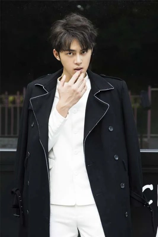 和谢娜同姓的艺人谢彬彬是何许人也,他有哪些个作品?