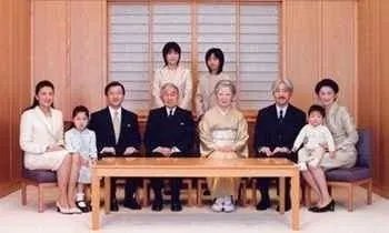 日本天皇将于何时退位？